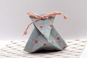 Marcapáginas caligrafiado artesanal caligrafía origami